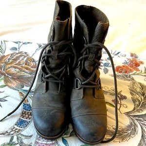 Sorel Joan of Arctic boots, brown, size 6.5